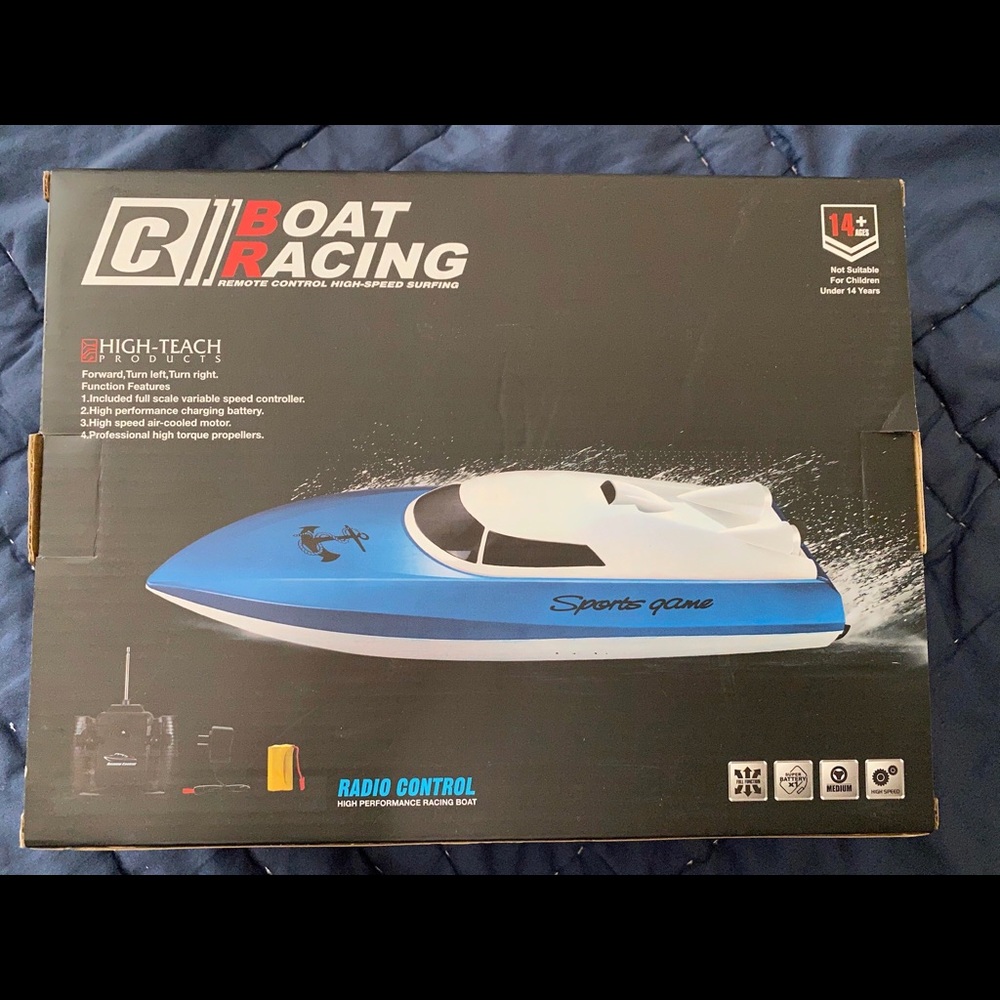 Radio Control Boat for Pools and Lakes NIB